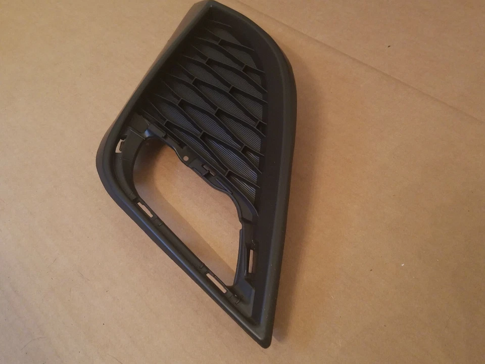 Se adapta a parachoques delantero MAZDA3 2010-2011 PASAJERO parrilla inferior luz antiniebla bisel Foto 3 de 3