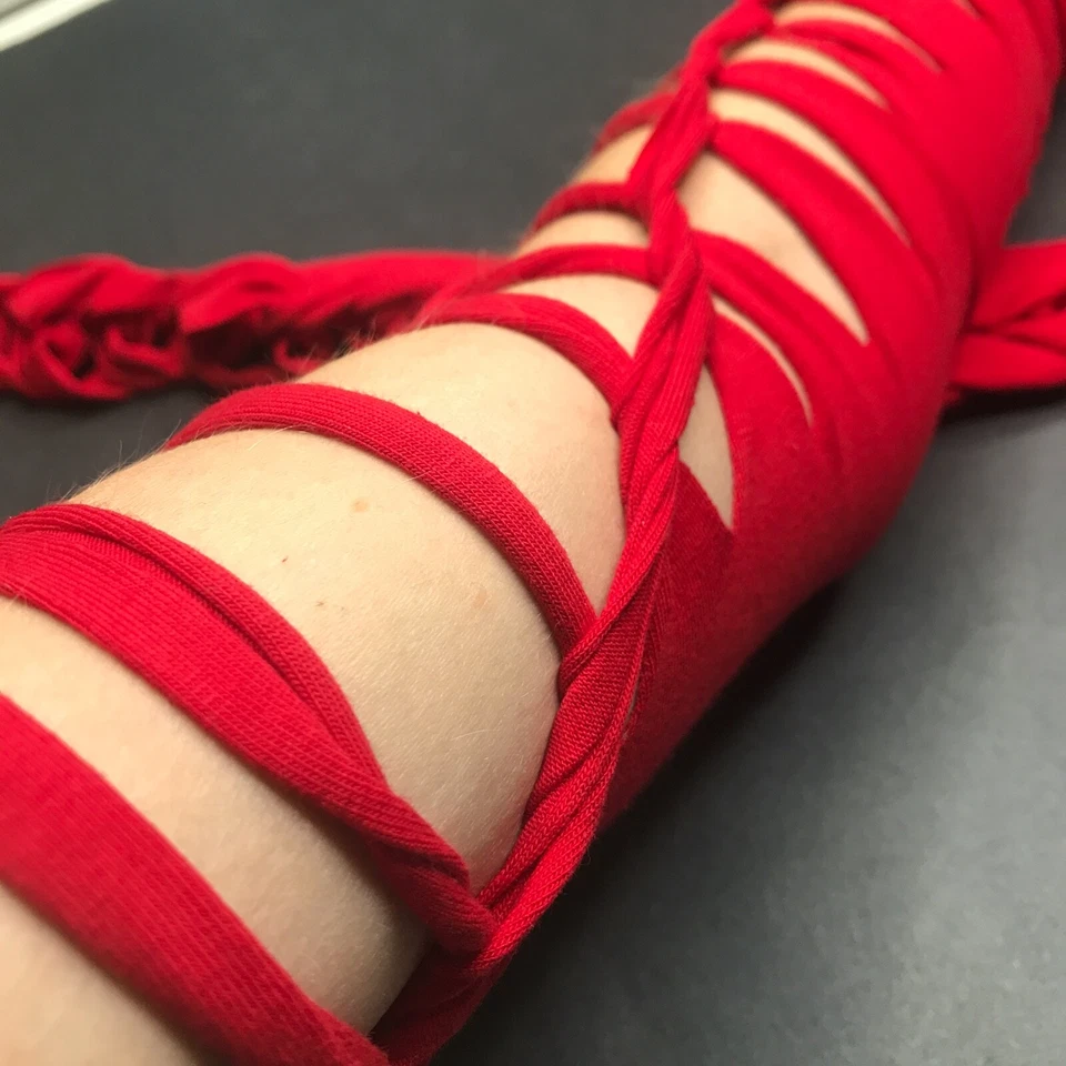 Corsé Rojo Largo Calentadores de Brazos Guantes con Cordones Cyber Goth Post Apocalipsis Cubiertas Psy Foto 3 de 4