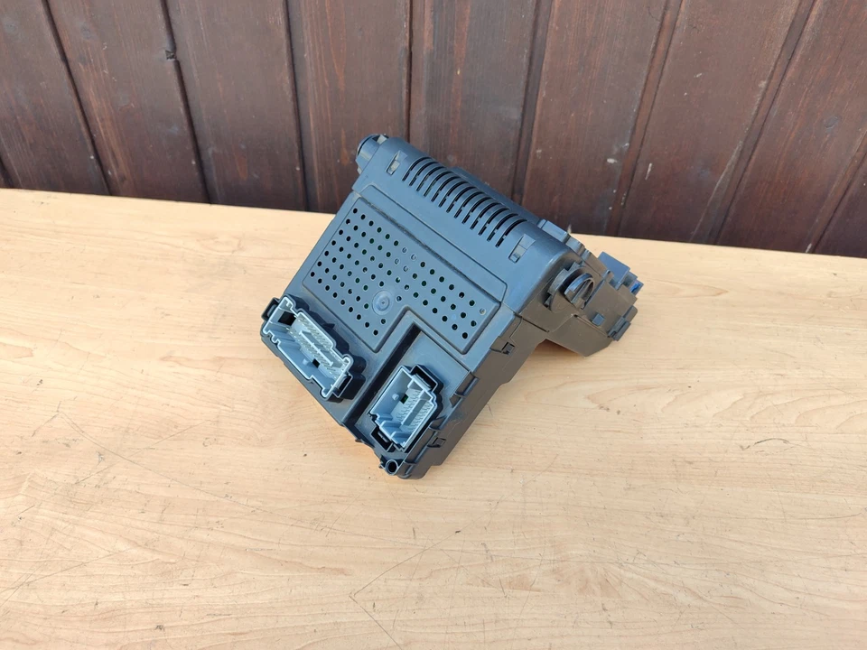 Scatola fusibili CEM scatola fusibili Volvo S60 I V70 II XC70 XC90 I 31394157 - Immagine 2 di 4