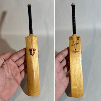 VINTAGE MINIATURE SOUVENIR CRICKET BAT GUNN AND MOORE LTD