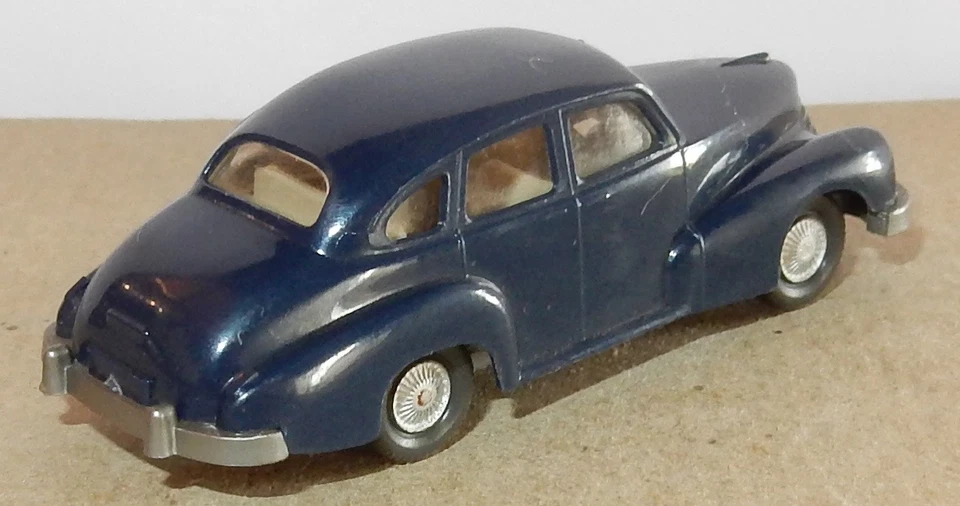 Micro Wiking Ho 1/87 Opel Kapitan 51 Blu Scuro No Box - Immagine 2 di 3