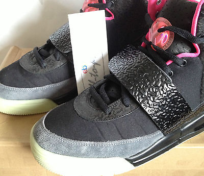 USED) NIKE AIR YEEZY 1 One BLINK US8.5 UK7.5 BLACK 366164 USED) NIKE AIR YEEZY 1 One BLINK US8.5 UK7.5 BLACK 366164