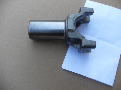 32 spline spicer slip yoke. turbo 400. Nice used original. Chevy truck c10 c20