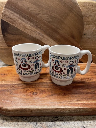 Rare Vintage Pfaltzgraff 282N Stackable Mug Set Embroidery Folk Art Print