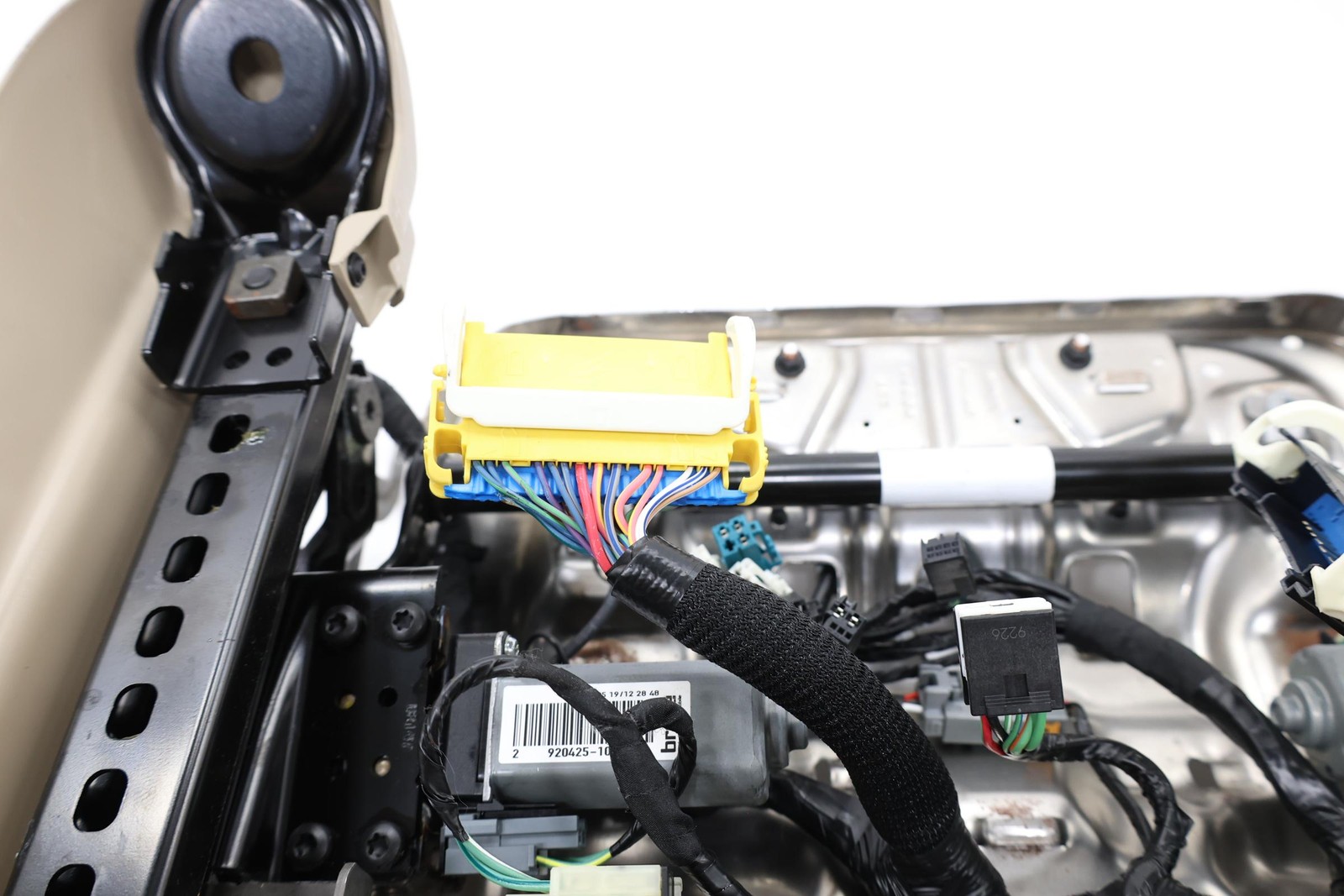 2014-2022 JEEP GRAND CHEROKEE WK FRONT RIGHT SIDE LOWER SEAT ADJUSTING TRACK OEM