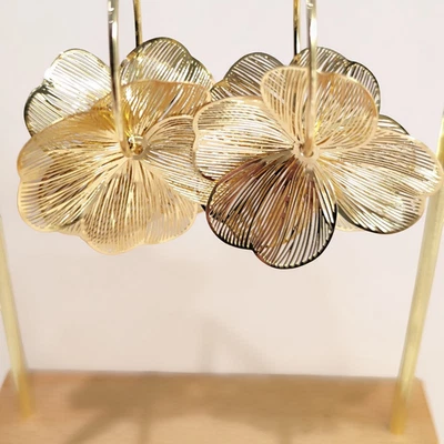 boucles d'oreilles fantaisie, acier inoxydable, neuves,vendues dans un coffret - Photo 1/4