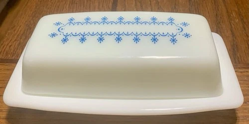 Vintage Pyrex Snowflake Garland Covered Butter Dish Blue White USA Made