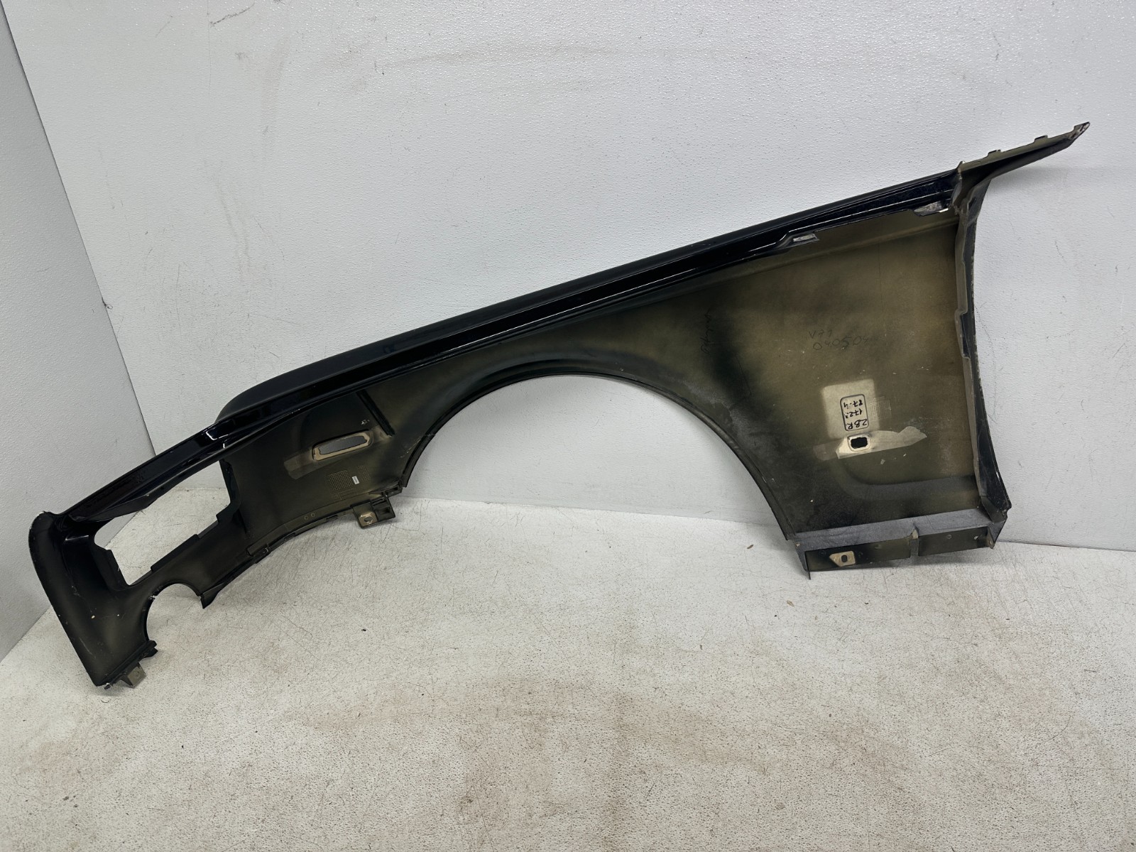 2004-2011 ROLLS ROYCE PHATOM FRONT RIGHT FENDER PASSENGER SIDE FENDER OEM Black