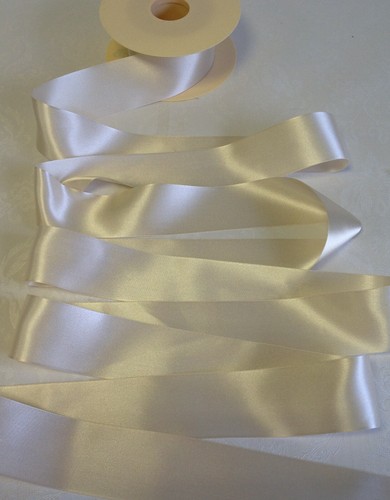 3mtrs Berisfords double satin ribbon -Various WHITES & various widths - Picture 4 of 4