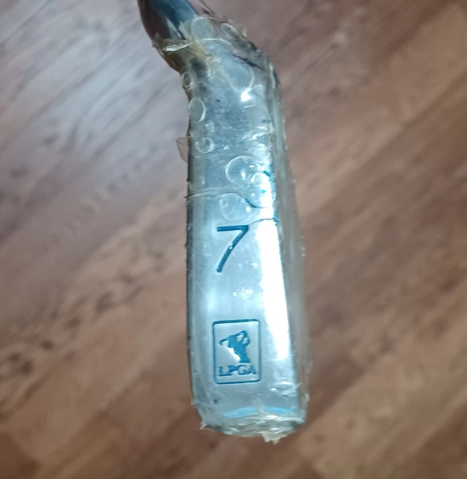 LPGA Classic Lady Oversize 7 Iron RH Square Two Graphite Shaft Ladies. New - Image 3 of 4