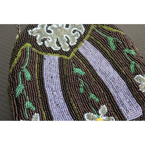 Early 1900s Hand Beaded Clutch w/Intricate Floral Design - Picture 3 of 8