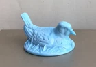 Vintage WESTMORELAND BLUE MILK GLASS ROBIN ON NEST *** Top Only ***