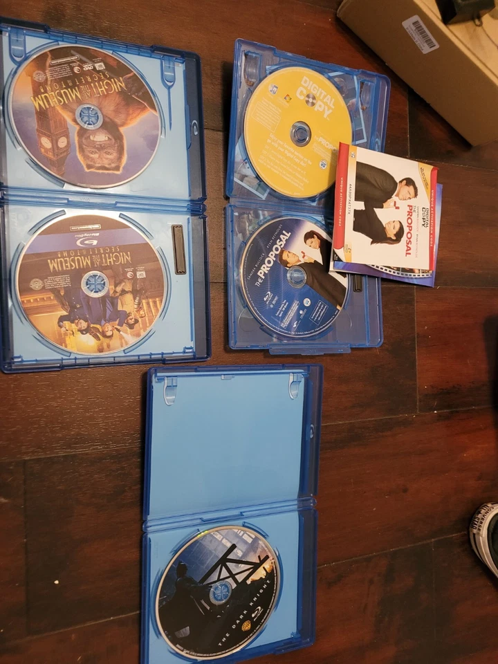 3 Blu-ray Lot Proposal, Night At Museum, Batman Begins Foto 2 de 2