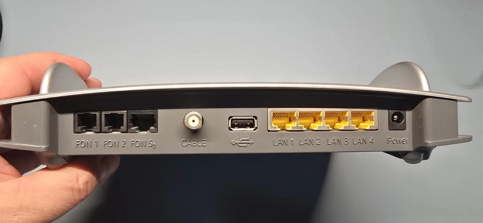 AVM FRITZBox 6490 Kabelmodem 4-Port Gigabit WLAN MESH Router - Bild 2 von 4