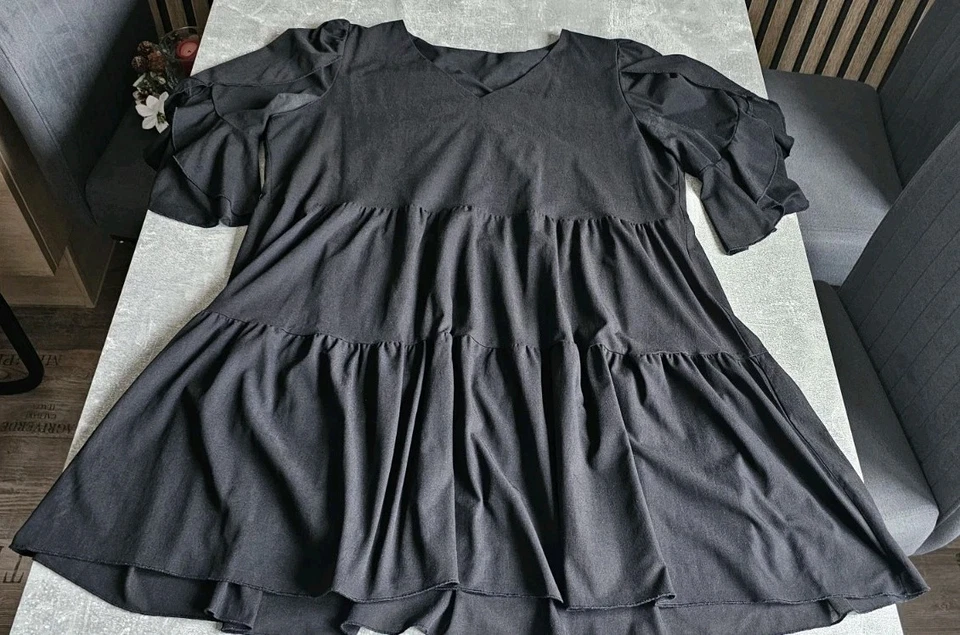 tolles kurz Ärmeliges Knie langes schwarzes Kleid in der Gr.M/L - TOP - Bild 2 von 4