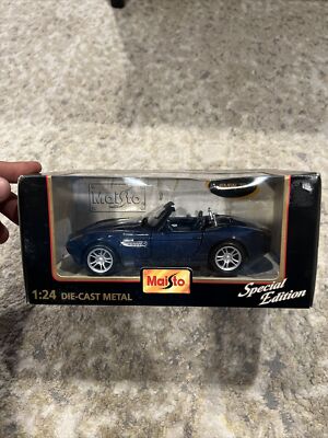 BMW Z8 Special Edition 1:24 convertible Maisto die cast metal blue