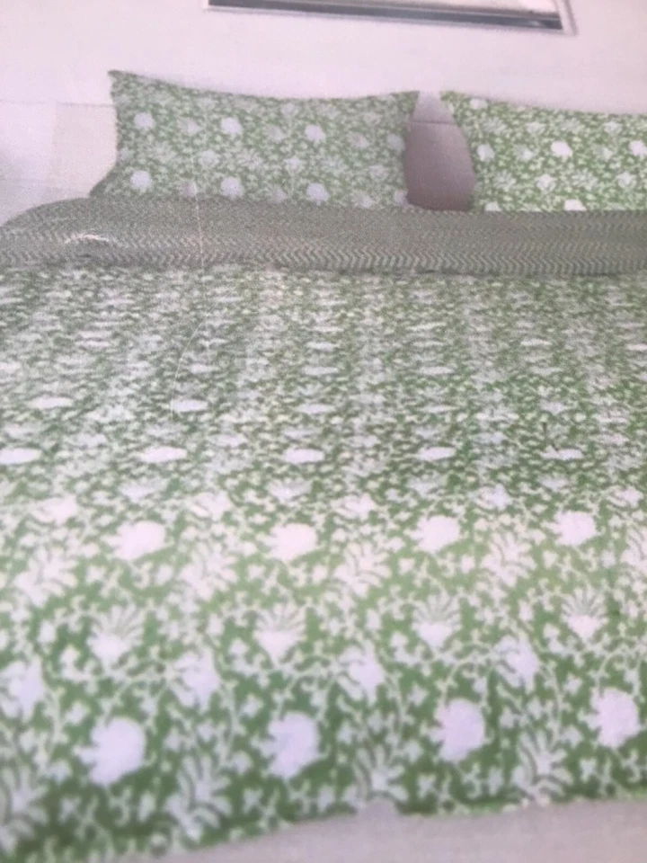 SIGRID OLSEN Quilt & Shams 3 PC King REVERSIBLE Floral Green white Block Print - Image 3 of 4