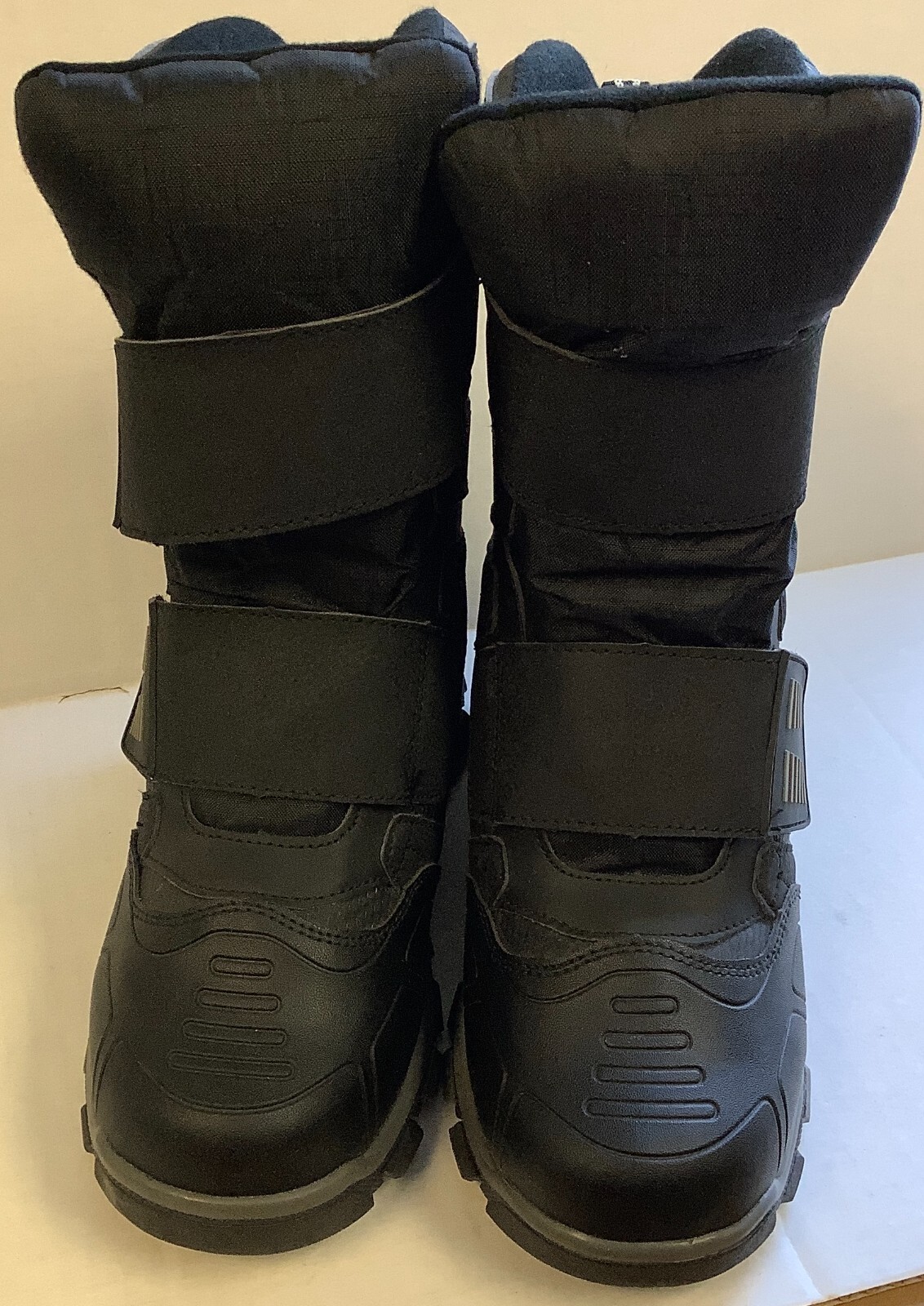 Mens' 3M Thinsulate Water Resistant Work BootsSize 7BlackFREE