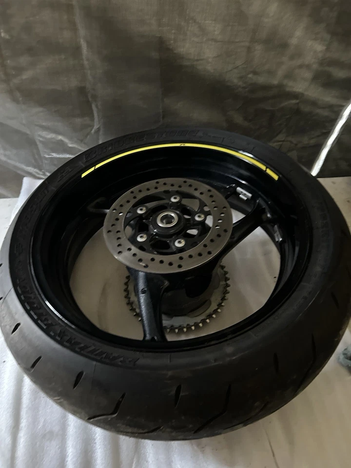 GSXR 600/750 2011-25 ruedas delanteras y traseras con rotores y rodamientos listas para usar Foto 2 de 4