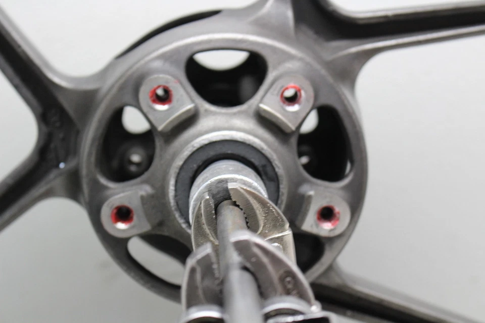 Llanta delantera Kawasaki Ninja ZX-6R ZX636C 2005-2006 (recta) Foto 2 de 4