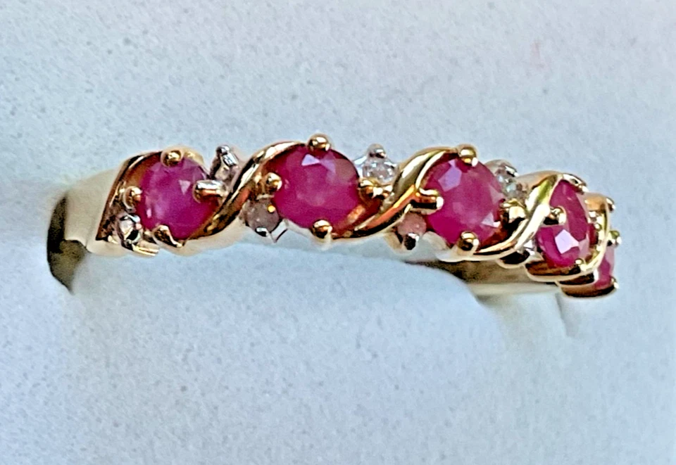 NEW 10K Yellow Gold Ruby & Diamond Band Ring Size 8 - Image 3 of 4