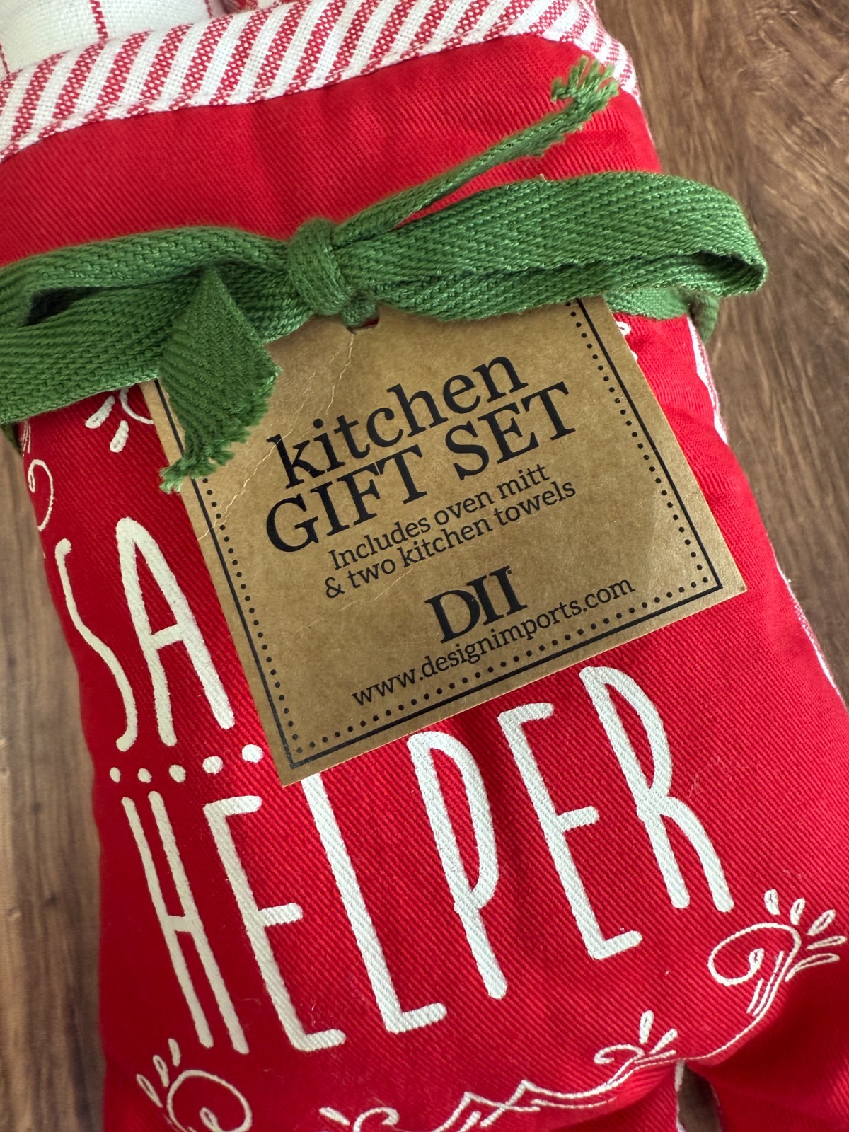 DII Design Imports Santa's Helper Christmas Potholder & Dishtowel Gift Set NWT