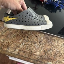 Native Youth Grey With Yellow Lightening Bolt Size Y11