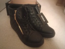 Black Leather Boots With Zipper Women  s Size 10 VItalia New In Box