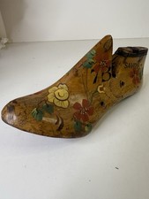 Vintage Women  s Wooden Shoe Lasts Cobbler Shoe Forms Size 7B Savoy Floral Paint