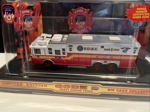 CODE 3 FDNY Rescue 1 New York Fire Die-cast #12703 New - Picture 1 of 8