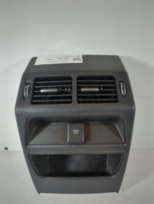 Jaguar E-pace Mk1 R-dynamic 2017-2021 Rear Centre Air Vent N69
