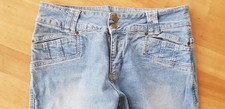 Damen Jeans Größe L  42 blau sehr modern un...