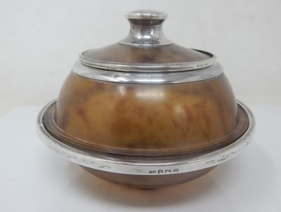 Art Deco 1923 Silbermontierter Schminktisch Pudertopf mit verspiegeltem Deckel, 1923