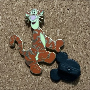 Disney Tigger Pin Single Orange Black Enamel Mickey Back