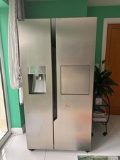 Hisense American Fridge Freezer with Plumbed Water and Ice Maker