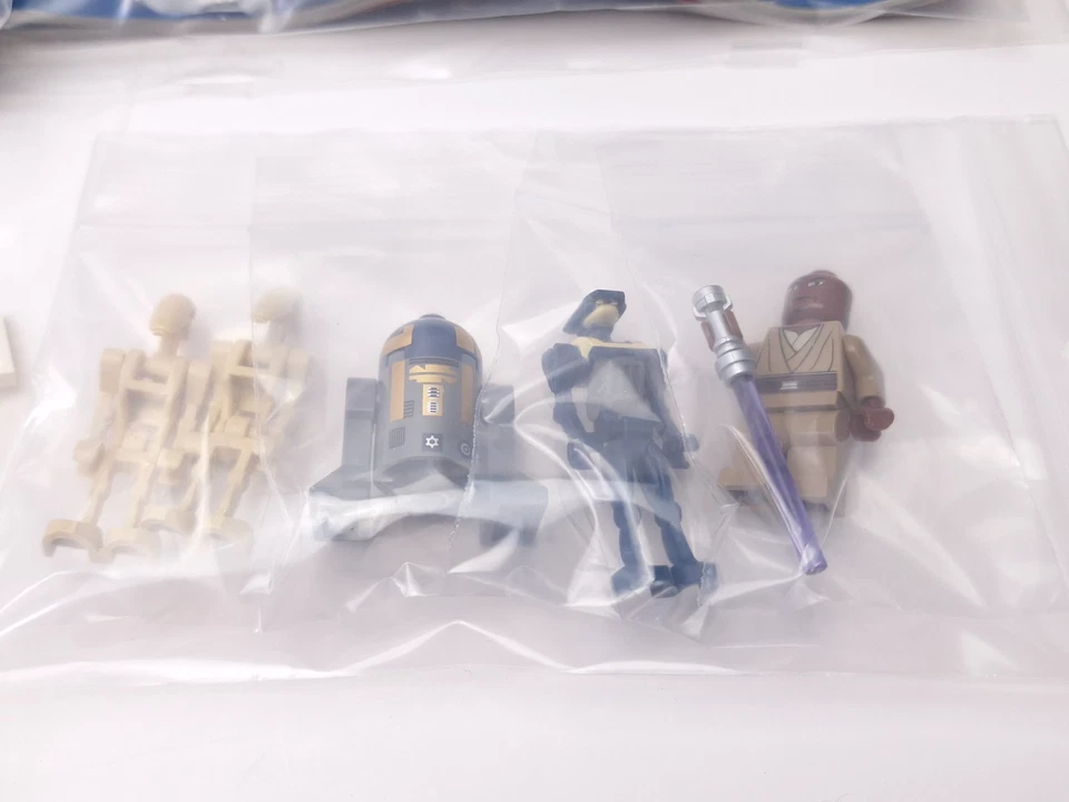 Lego Star Wars Clone Wars 7868 Mace Windu's Jedi Starfighter Complete w/Box - Image 2 of 4