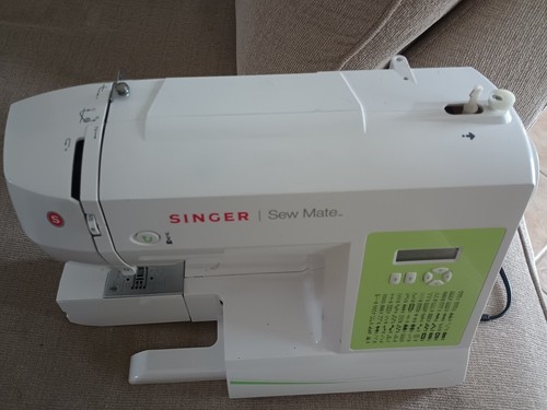 SINGER 5400 Sew Mate Computerized Sewing Machine with 154 Stitch Applications - Picture 2 of 4
