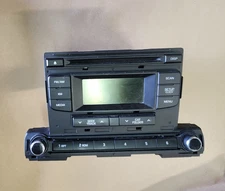 2016-2018 HYUNDAI ELANTRA RADIO RECEIVER AM FM CD PLAYER OEM 96170-F2100-UAT