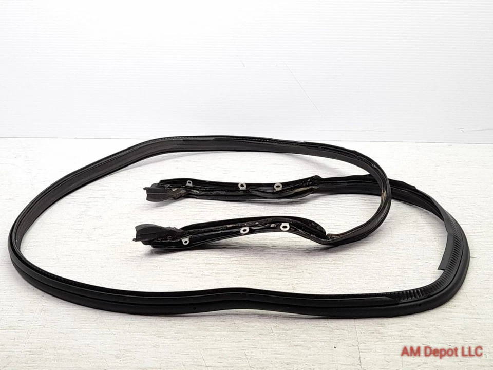 2008 BMW 335i 328i E93 Convertible Trunk Lid Seal Gasket 51767193576 - Image 3 of 4