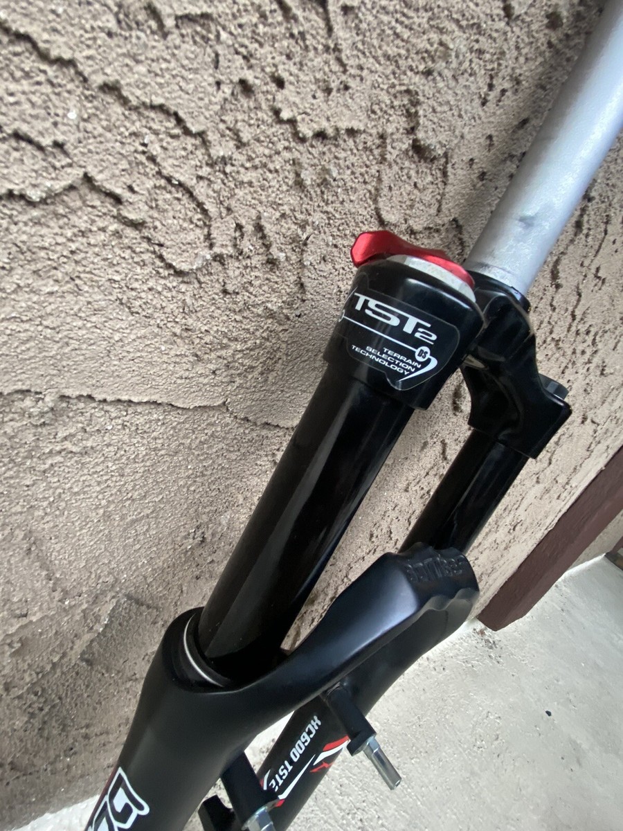Black 26in Marzocchi Bomber XC600 TST2 100mm Travel Black 26in Marzocchi Bomber XC600 TST2 100mm Travel