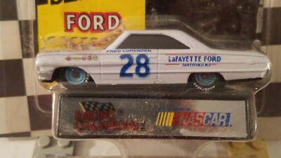 1992 Racing Champions #28 Fred Lorenzen / Holman Moody 1964 Ford Galaxie