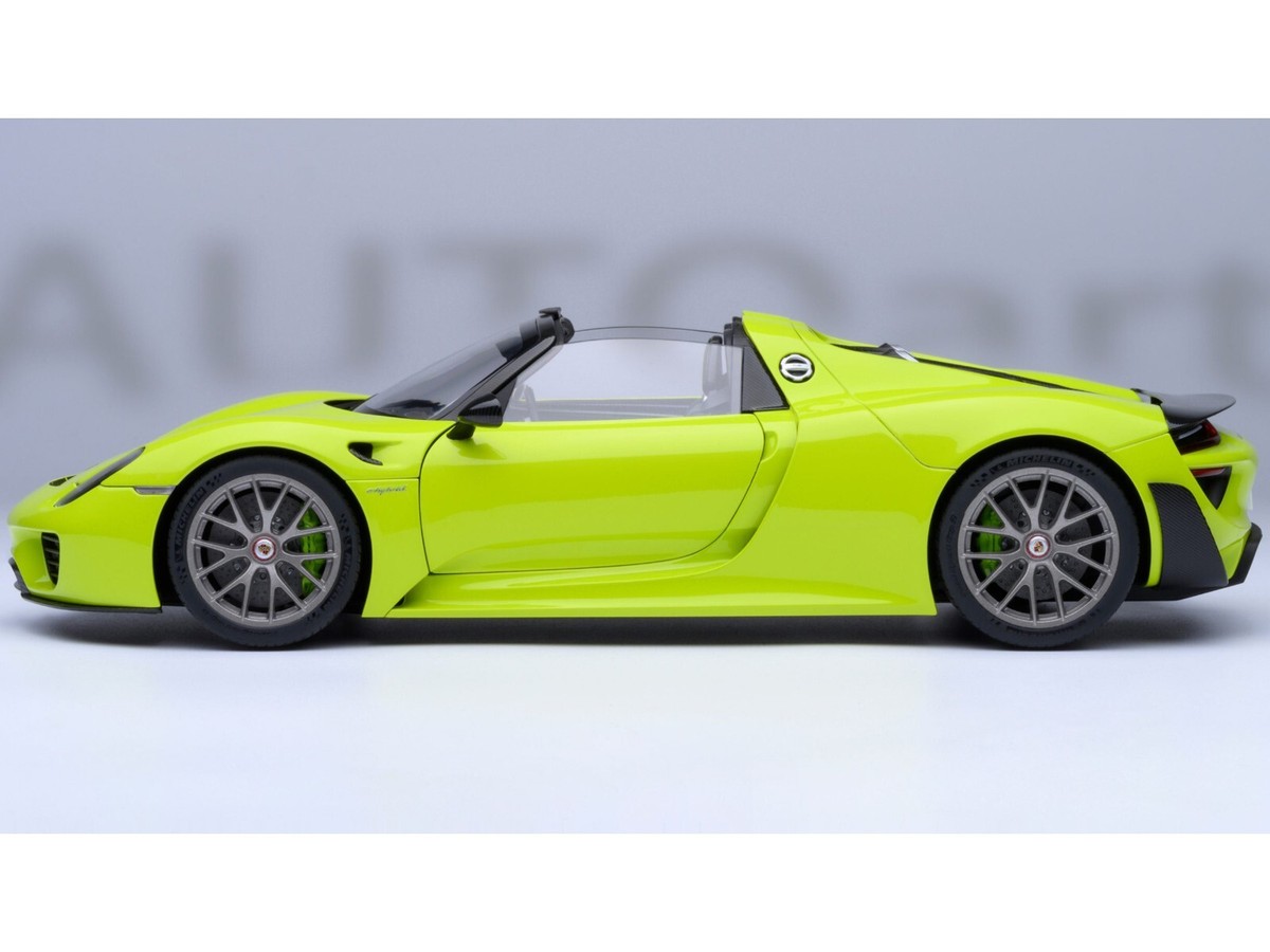 PORSCHE 918 SPYDER WEISSACH PACKAGE ACID GREEN 1/18 MODEL