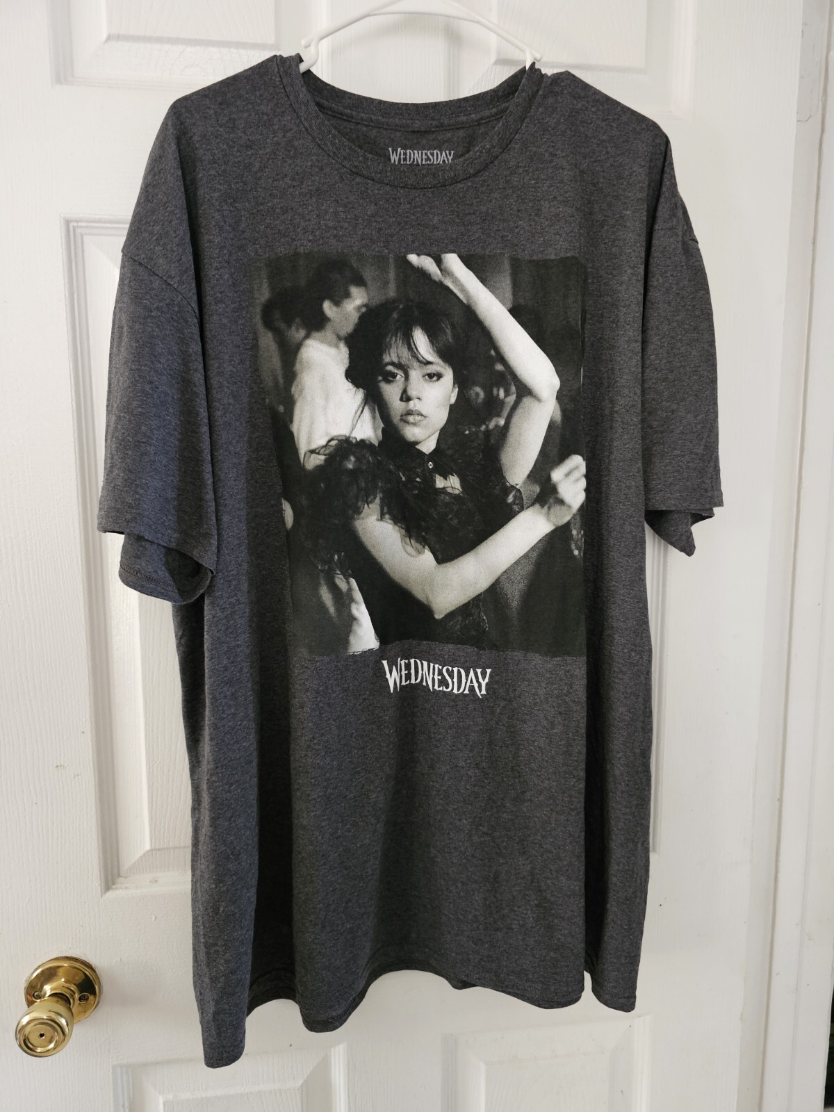 Jenna Ortega Wednesday T-SHIRT SIZE 2XL Addams Family Netflix Dancing XXL Gray