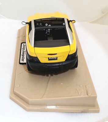 MATCHBOX Die Cast 1:18 JEEP Jeepster Concept Car with stand