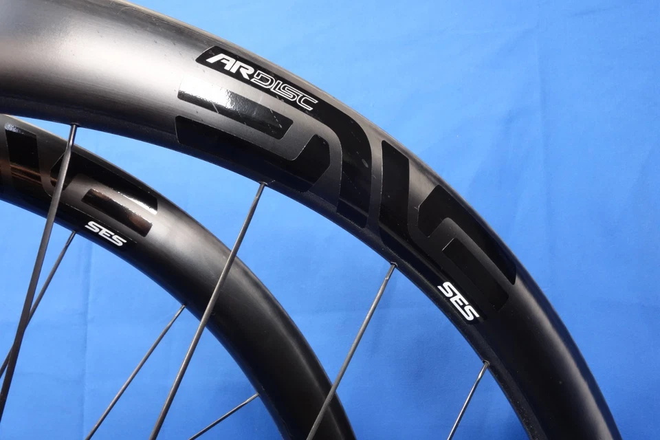 Nuevo juego de ruedas ENVE SES 3.4 AR disco cubierta de carbono, Shimano HG, eje pasante Foto 3 de 4