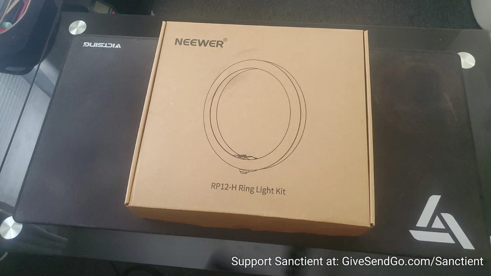 Neewer RP12-H - Kit de luz de anillo LED de 12" con montaje en escritorio, brazo de pluma y obturador remoto Foto 3 de 4