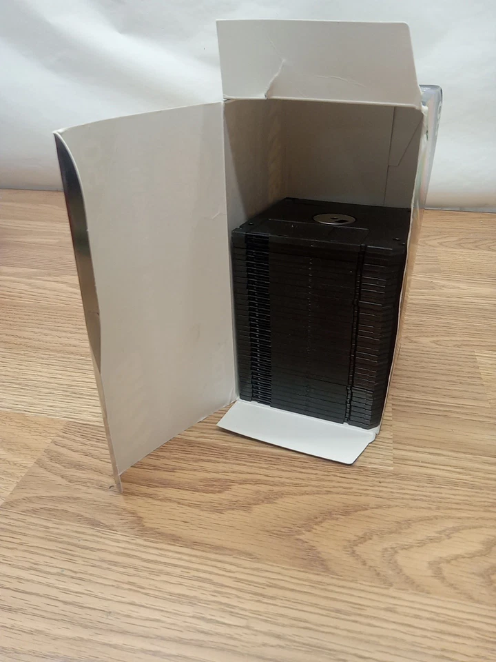 TDK Alta Densidad 1.44 MB Formateado para IBM y Compatibles 33 Discos Abiertos Foto 2 de 4