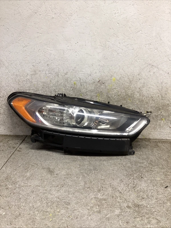 2013-2016 FORD FUSION RIGHT RH PASSENGER SIDE HEADLIGHT OEM HALOGEN DS7Z13008A