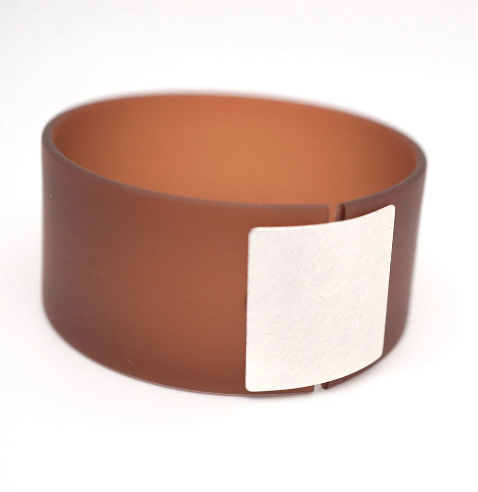 Armband Braun mit versilbertem quadratischen Mittelteil Armreif von Petra Meiren - Bild 3 von 4