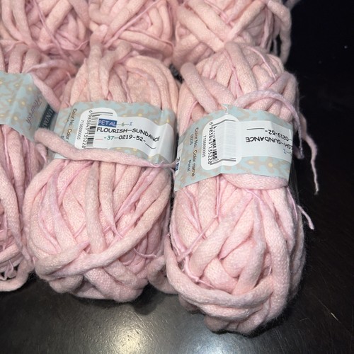 Lot Of 10 New Sundance Flourish Yarn Color Petal 37 Yd - Picture 2 of 3